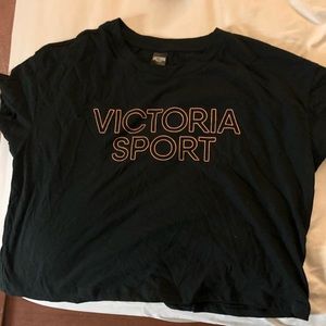 Victoria’s sport boxy tee